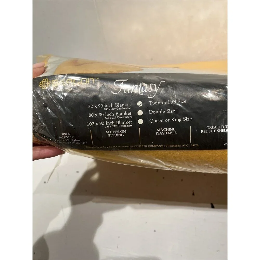 VTG NIP NOS BEACON FANTASY 100% ACRYLIC 72X90 RUSTIC yellow gold‎ BLANKET READ